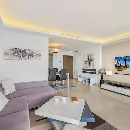 Horizon Frontline 2br With Terrace & Garage *